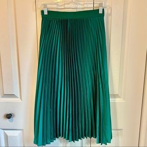 H&M Skirts Hm Green Pleated Midi Skirt Like New Poshmark
